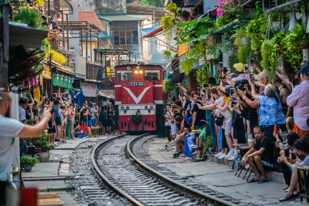 La famosa calle del tren en hanoi-posdata-d-press