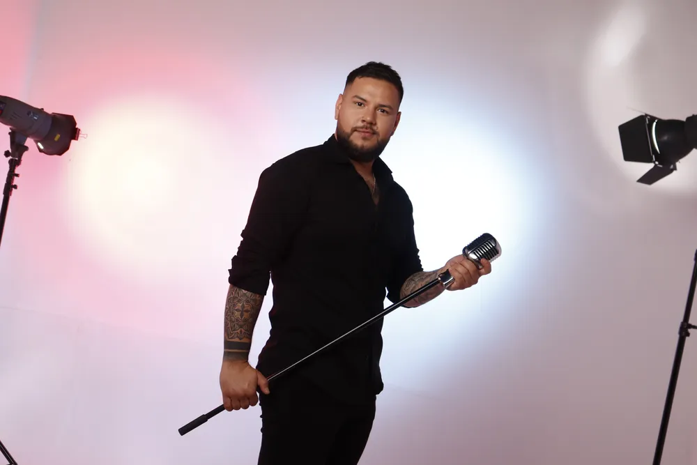 Facu Martínez: cantar con el corazón en la mano-posdata press