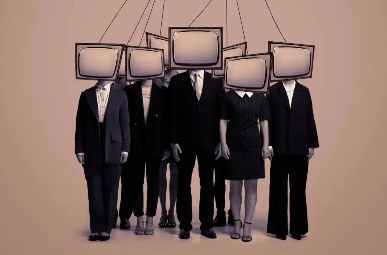 presión social-consecuencias-posdata-digital-press