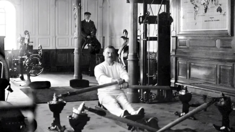 La historia del hombre que fotografió al Titanic y sobrevivió a la tragedia