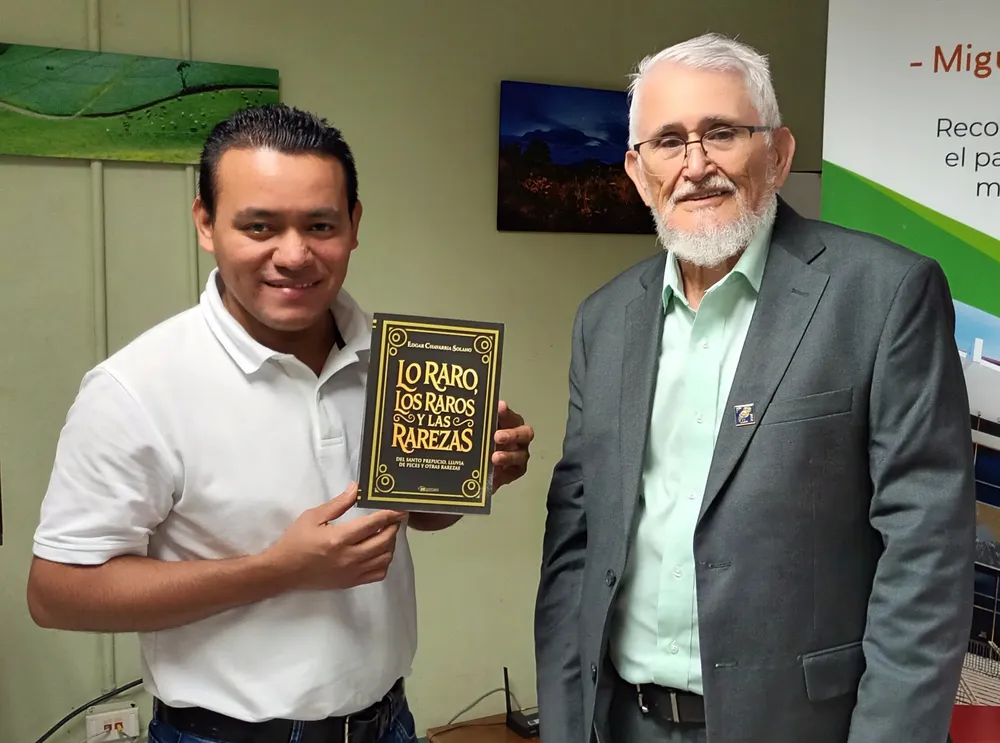 Presentación del libro “Lo raro, los raros y las rarezas”-carlos jarquin-posdata press
