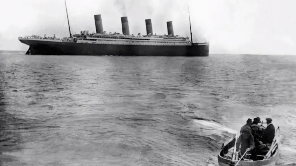 La historia del hombre que fotografió al Titanic y sobrevivió a la tragedia-POSDATA