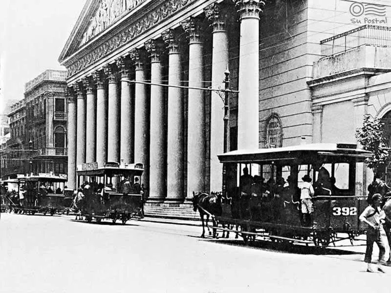 07 - Tranvías a caballo frente a la Catedral