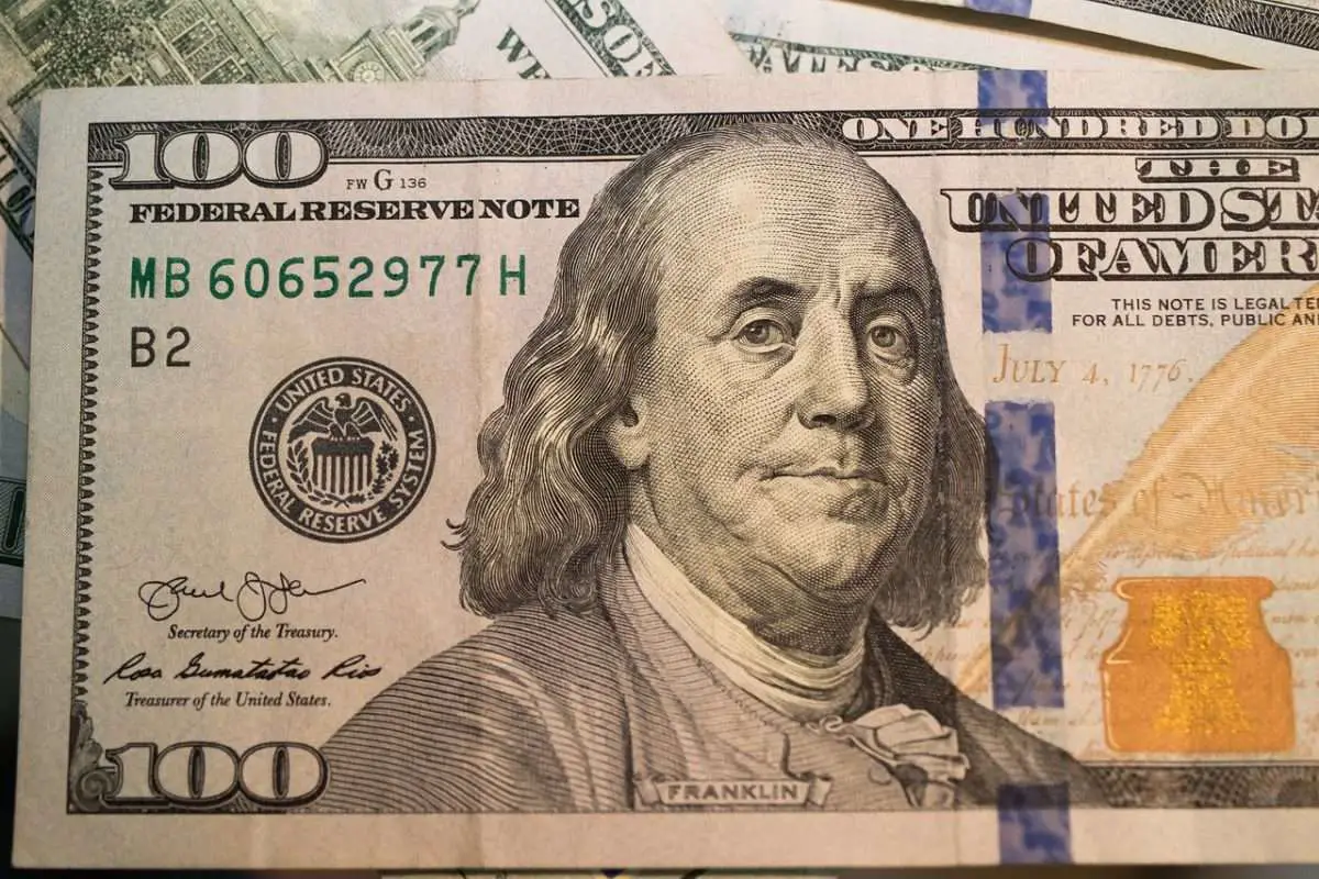 Benjamin Franklin-dólar-papel-monedaposdata-digital-press