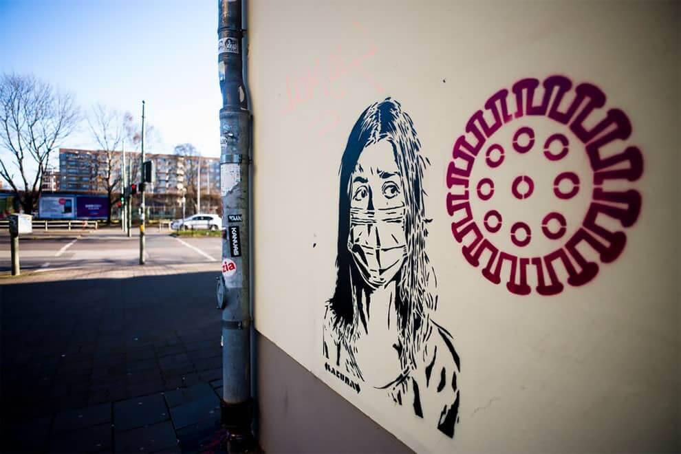 2-oldskull-street-art-coronavirus-2