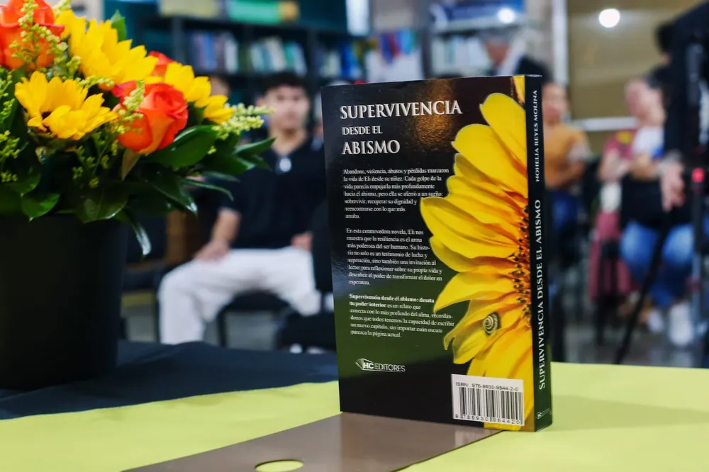 Presentación del libro Supervivencia desde el abismo-posdata press