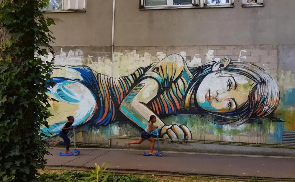 PARIS-murales-de-alice-pasquini.jpg